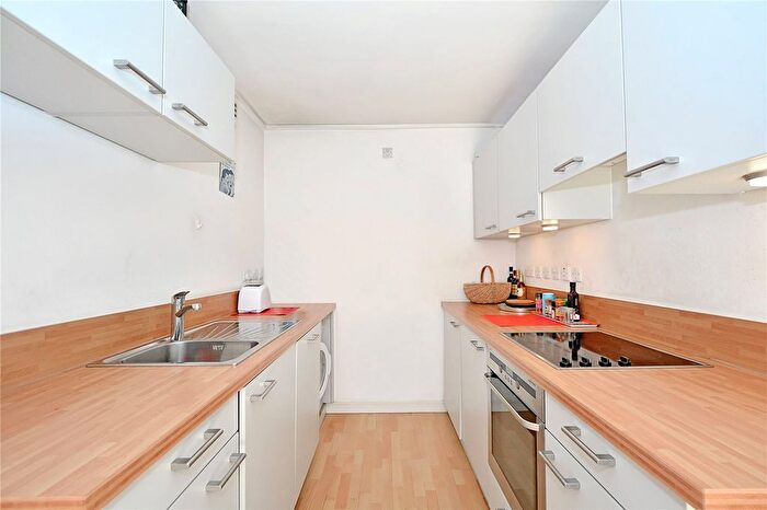 1 Bedroom Flat To Rent In Maurer Court, Renaissance Walk, SE10