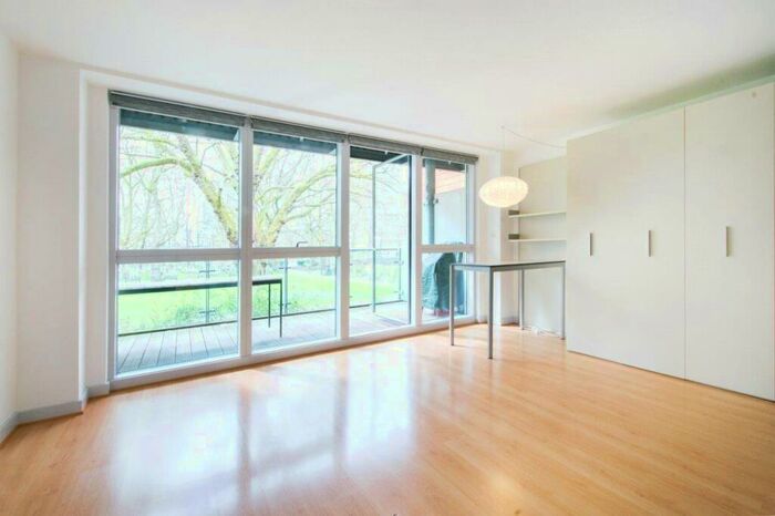 Apartment To Rent In Featherstone Street, London, EC1Y