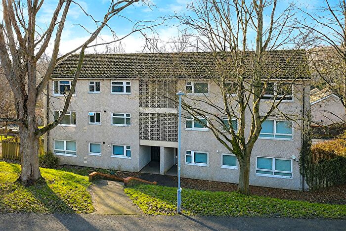 2 Bedroom Flat For Sale In Northend, Hemel Hempstead, HP3