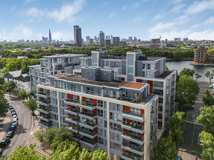 3 Bedroom Flat To Rent In Rope Street, Canada Water, SE16