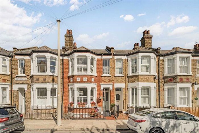 3 Bedroom Property For Sale In Azof Street, Greenwich, SE10