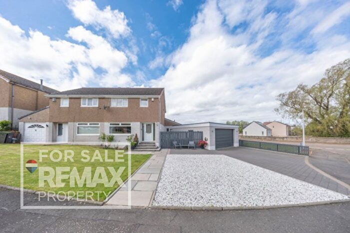 3 Bedroom Semi-Detached House For Sale In Oakbank Avenue, East Calder, EH53