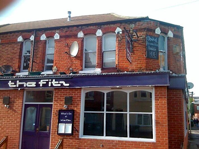 3 Bedroom Flat To Rent In Milton Road, Polygon, Southampton, SO15