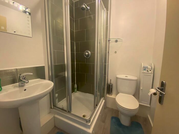 2 Bedroom Flat To Rent In City Point, Chapel Street, Salford, M3