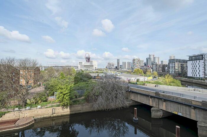 1 Bedroom Flat To Rent In High Street, Stratford, London, E15