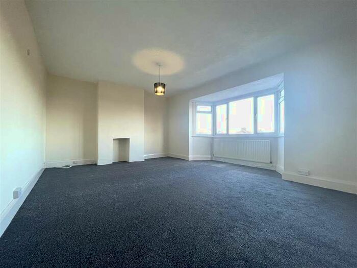 3 Bedroom Flat To Rent In Savoy Parade, Southbury Road, EN1