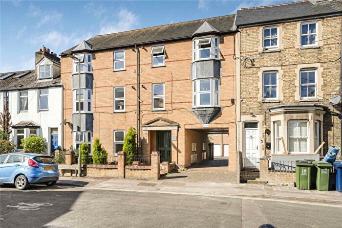 1 Bedroom Apartment For Sale In Marlborough Road, Grandpont, OX1