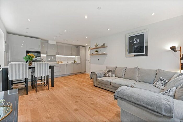 2 Bedroom Apartment For Sale In Ceres Crescent, Epsom, KT17