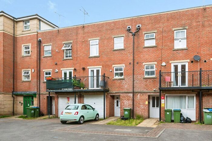 4 Bedroom Town House For Sale In Winton Street, Southampton, SO14