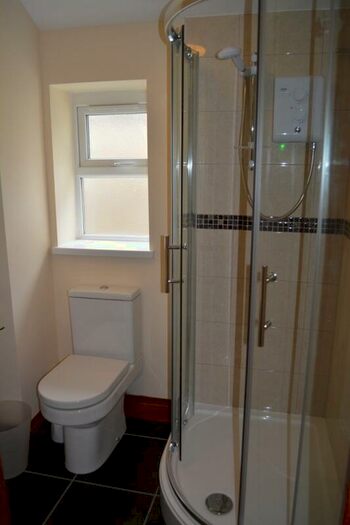 8 Bedroom Terraced House To Rent In Flora Street, Cathays, CF24