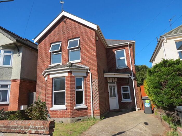 6 Bedroom House To Rent In Bedroom Detached House In Winton, BH9