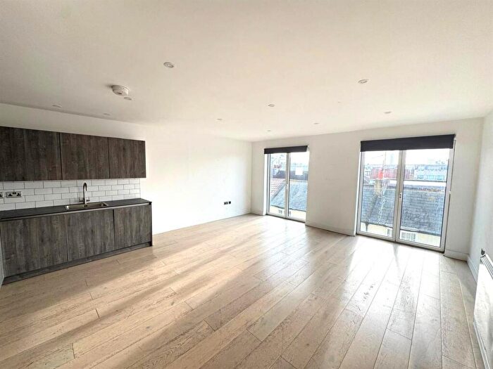 1 Bedroom Apartment To Rent In Western Road, Brighton, BN1