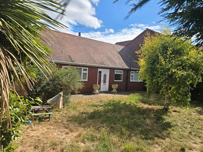 3 Bedroom Bungalow To Rent In Hall Villa Lane, Toll Bar, Doncaster, DN5