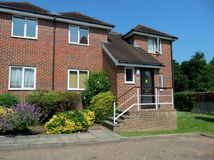 1 Bedroom Flat To Rent In Heath Road, Haywards Heath, RH16