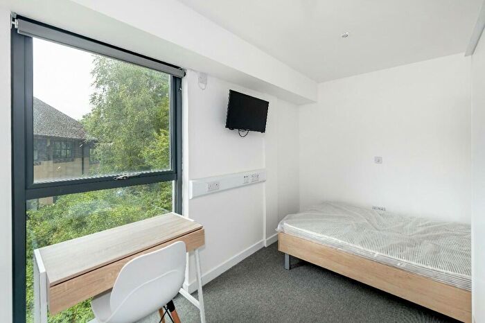 Studio To Rent In Banglo House, Lower Bristol Road, BA2