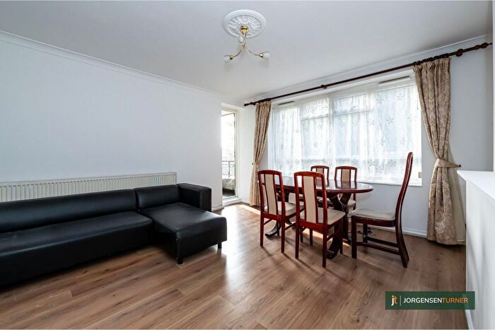 4 Bedroom Flat To Rent In Beech Avenue, Acton, London, W3
