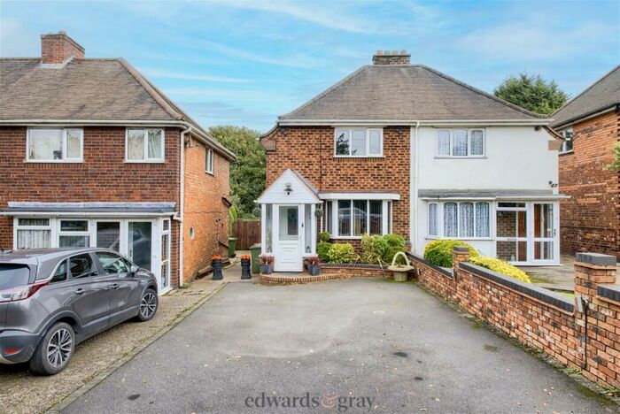 3 Bedroom Semi-Detached House For Sale In Chattle Hill, Coleshill, B46
