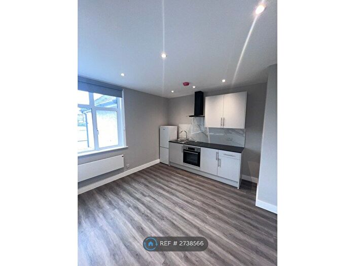 1 Bedroom Flat To Rent In Queens Road, London, NW4