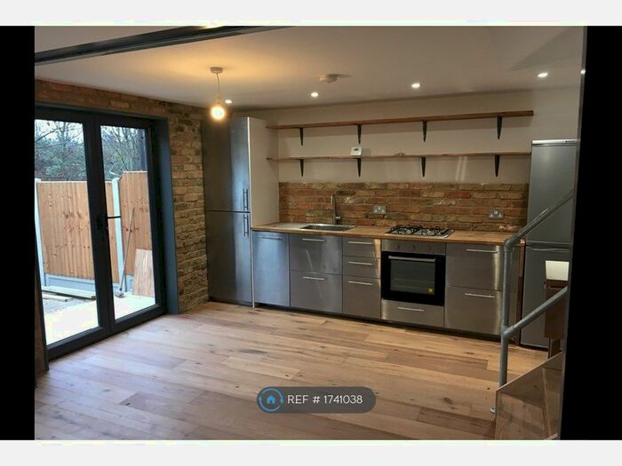 2 Bedroom Flat To Rent In Fairthorn Road, London, SE7