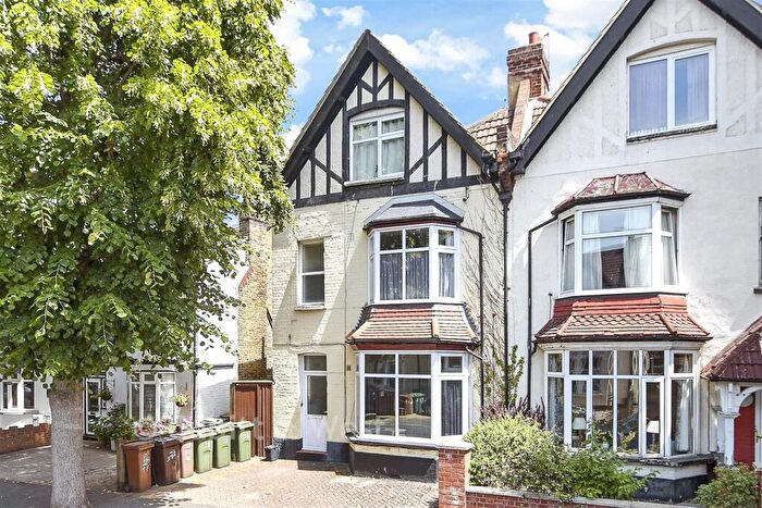 1 Bedroom Flat For Sale In Lenham Road, Sutton, Surrey, SM1