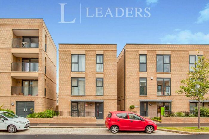 4 Bedroom Detached House To Rent In Osprey Drive, CB2