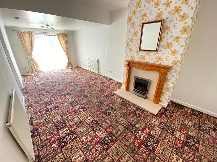 2 Bedroom Semi-Detached Bungalow For Sale In Cellarhead Road, Werrington, Stoke On Trent, ST9