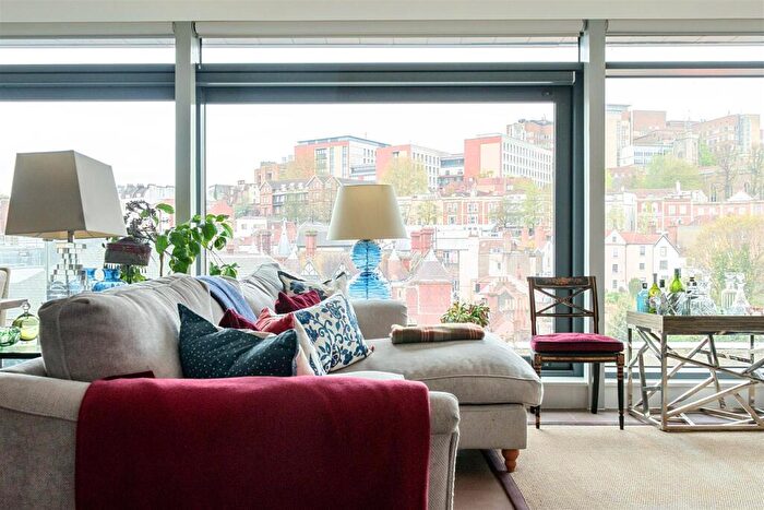 3 Bedroom Flat For Sale In Colston Avenue, Bristol, BS1