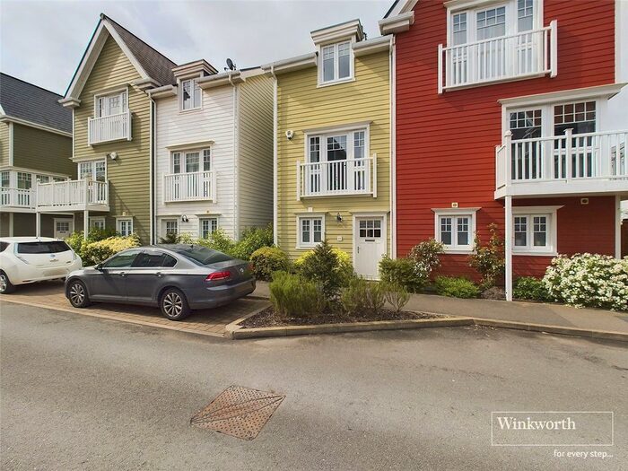 3 Bedroom End Of Terrace House To Rent In Maine Street, Reading, Berkshire, RG2