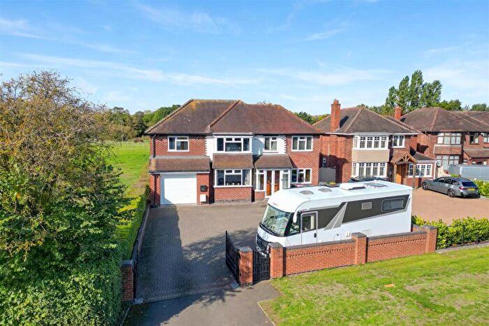 5 Bedroom Detached House For Sale In Station Road, Coleshill, B46