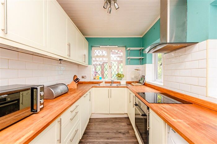 3 Bedroom Semi-Detached House For Sale In Haig Avenue, Rochester, Kent, ME1