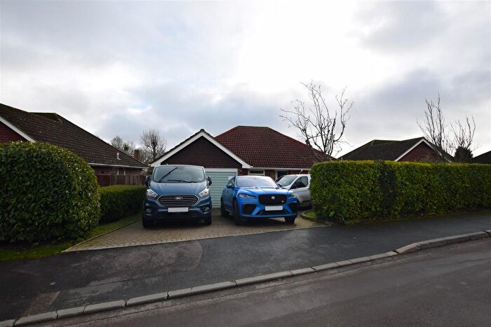 3 Bedroom Bungalow To Rent In Thorne Crescent, Bexhill-On-Sea, TN39