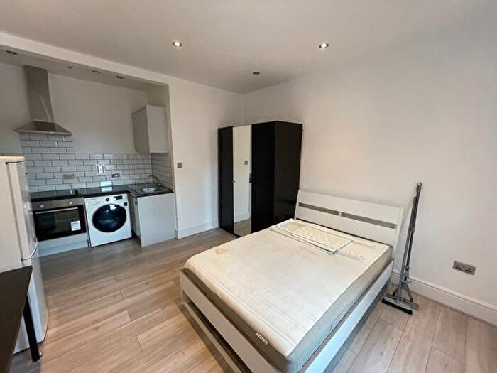 Studio To Rent In Albany Road, Earlsdon, Coventry, CV5