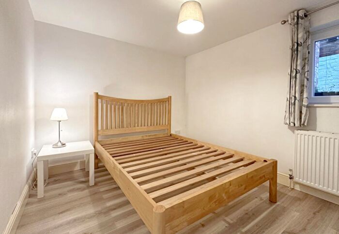 1 Bedroom Flat To Rent In Roberts Road, High Wycombe, HP13