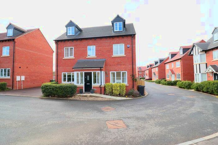 5 Bedroom Detached House To Rent In New Dawn View, Gloucester, GL1