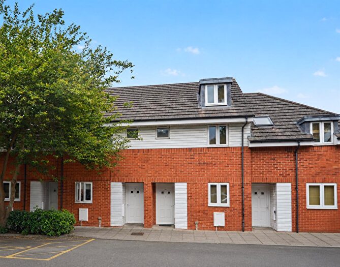 3 Bedroom Terraced House To Rent In Semilong Court, NN2