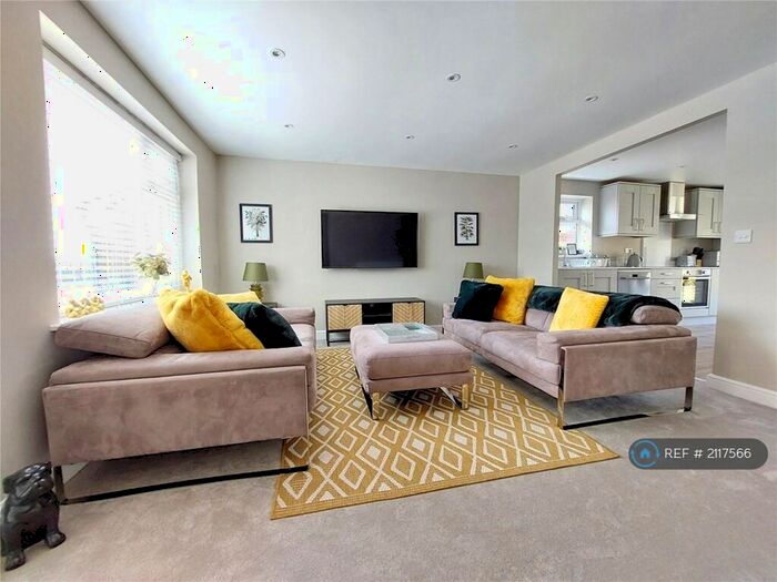 3 Bedroom Bungalow To Rent In Mitton Avenue, Rossendale, BB4