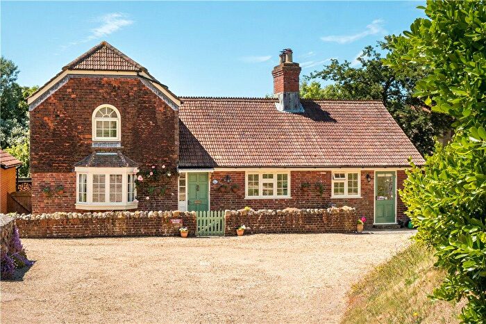 4 Bedroom Detached House For Sale In Kingston Road, Shorwell, Newport, PO30