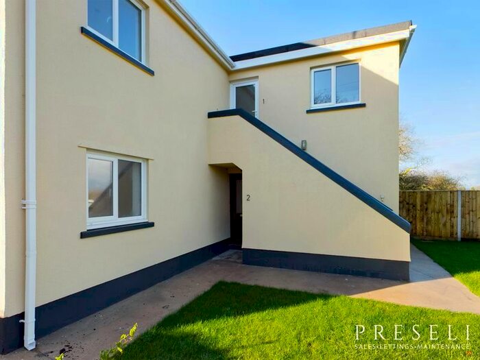 2 Bedroom Flat To Rent In Broadmoor, Kilgetty, SA68