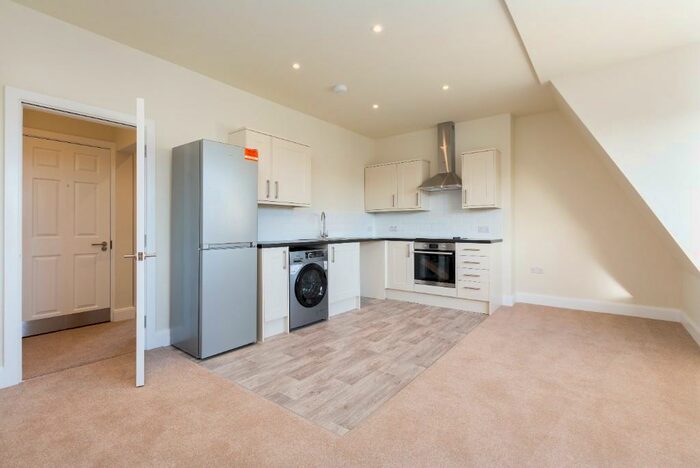 1 Bedroom Flat To Rent In Grove Road, Eastbourne, East Sussex, BN21