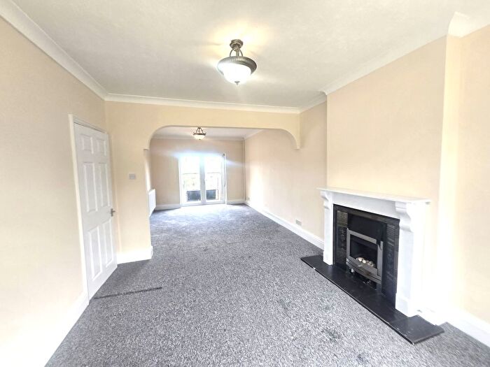 3 Bedroom Detached House To Rent In Bagnall Road, Nottingham, NG6
