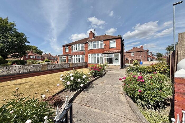3 Bedroom Semi-Detached House To Rent In Stephens Road, Manchester, M20