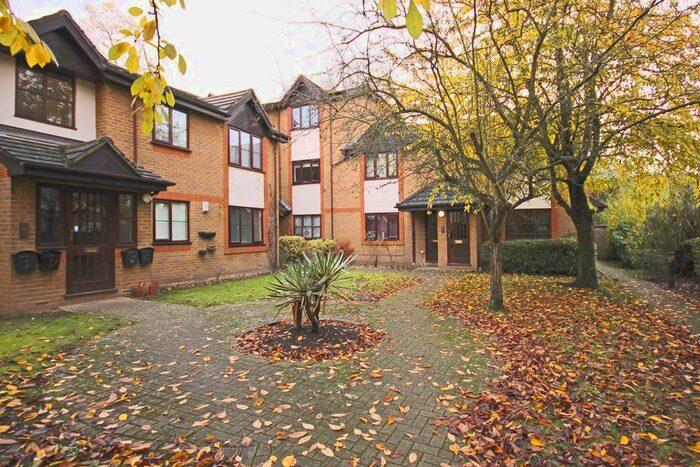 1 Bedroom Flat To Rent In Manor Vale, Boston Manor Road, Brentford TW8