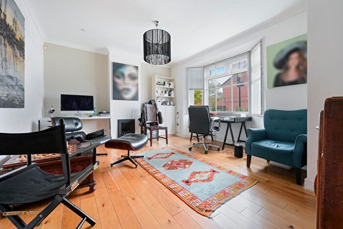 4 Bedroom Semi-Detached House For Sale In Mill Road, London, E16