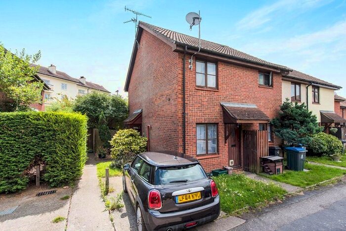 1 Bedroom Property To Rent In Haygreen Close, Kingston Upon Thames, KT2