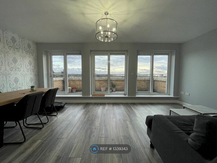 2 Bedroom Flat To Rent In Ashton Court, London, E4