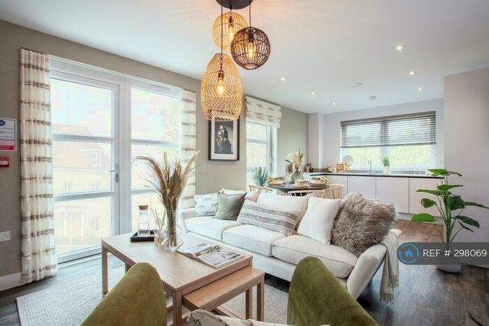 2 Bedroom Flat To Rent In Eastern Avenue, Swanscombe, DA10