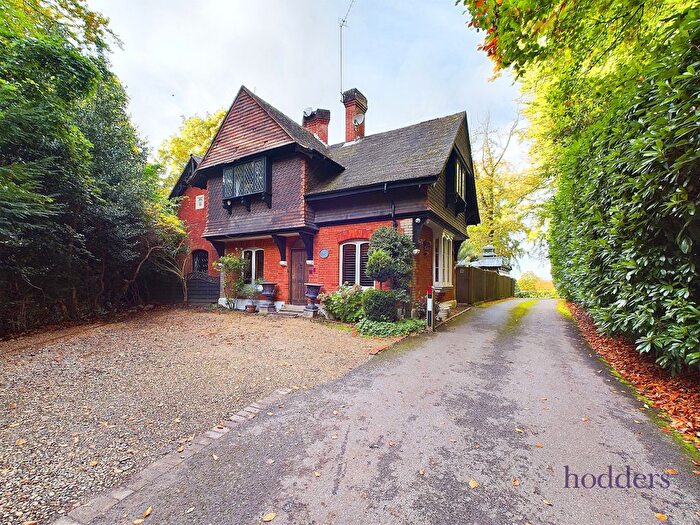 3 Bedroom Semi-Detached House For Sale In Longcross Road, Longcross, Surrey, KT16