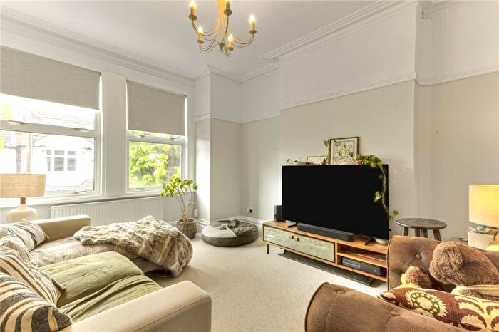 3 Bedroom Apartment To Rent In Badminton Road, London, SW12