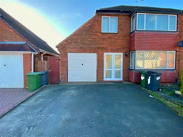 3 Bedroom Property To Rent In Sudbury Close, Wednesfield, Wolverhampton, WV11