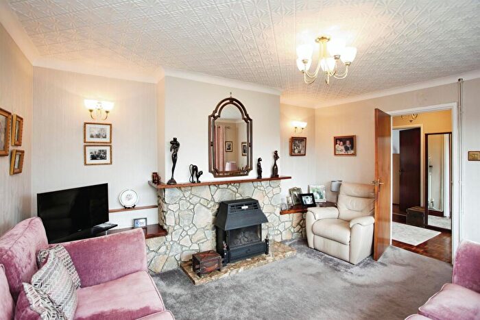 2 Bedroom Detached Bungalow For Sale In New Road, Ynysybwl, Pontypridd, CF37